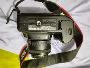 Canon 80D body+ 18-55mm lens