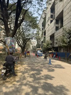 Bashundhara M Block 7.5 Katha South Facing Plot for Sale.