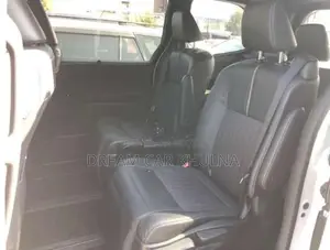 Toyota Noah S-Z Leg rest 2022