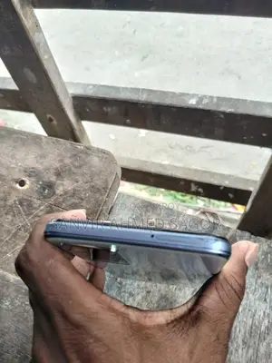 Vivo Y21T . (Used)