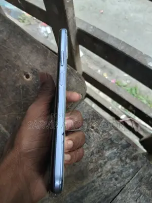 Vivo Y21T . (Used)