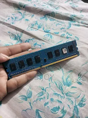 ৪ জিবি র‍্যাম + ডিডিআর৩-১৬০০ বাস