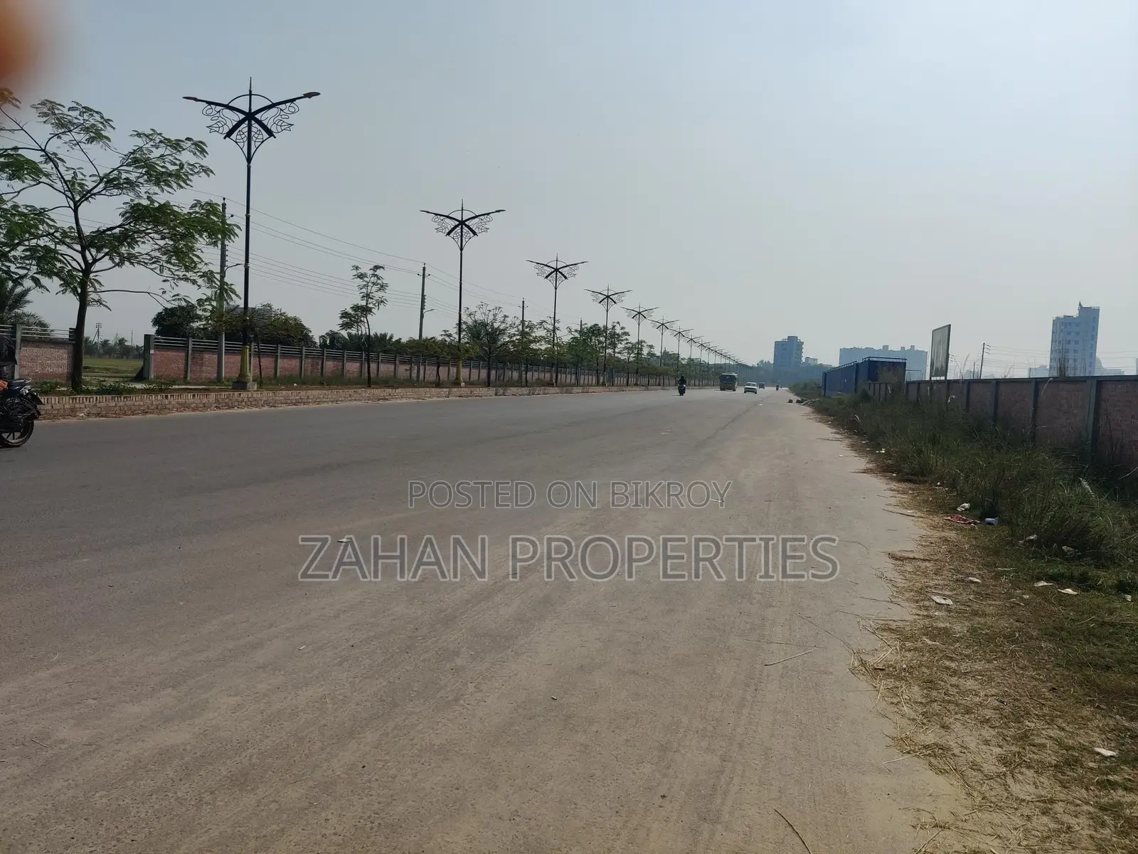 Bashundhara P Block 60 ft Road 05 Kata South Face plot sell..