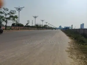 Bashundhara P Block 60 ft Road 05 Kata South Face plot sell..