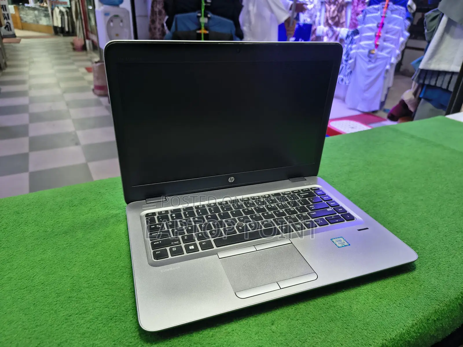HP core i5 6gen: Elitbook 840 g3 (8gb ram, 256gb ssd)
