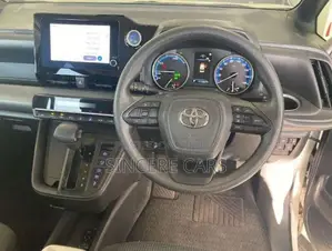 Toyota Noah X HYB PUSH 2DR POWER 2022