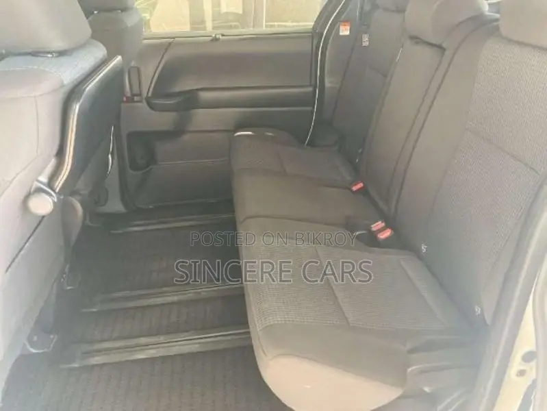 Toyota Noah X HYB PUSH 2DR POWER 2022