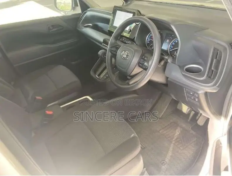 Toyota Noah X HYB PUSH 2DR POWER 2022