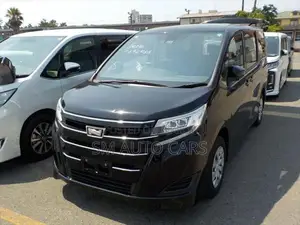 Toyota Noah Non Hybrid X Black 2021
