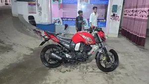 Yamaha FZ সুপার ফ্রেশ 2018