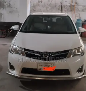 Toyota Fielder . 2012