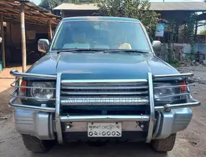 Mitsubishi Pajero V6 1996 Model 7-Seater