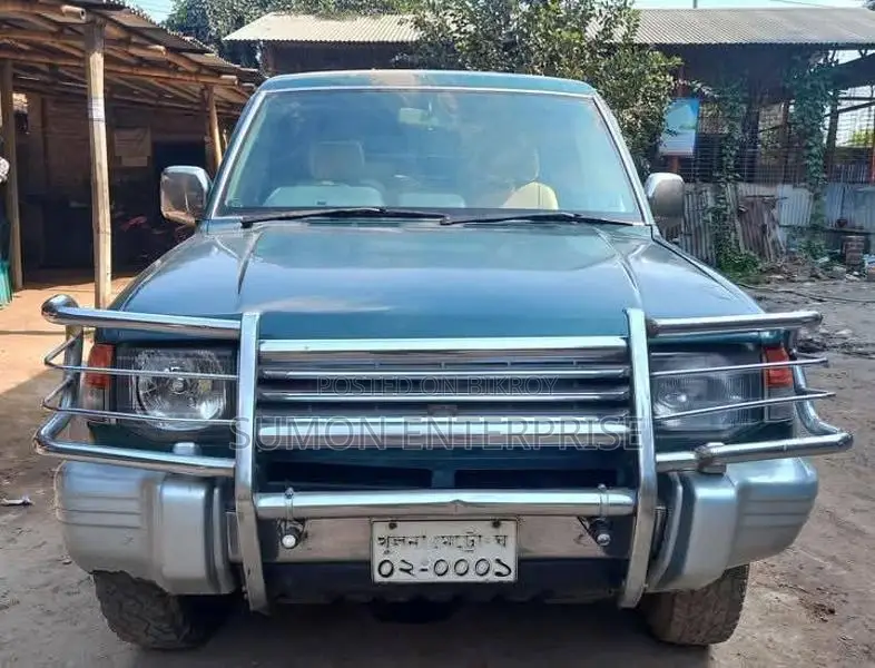 Mitsubishi Pajero V6 1996 Model 7-Seater