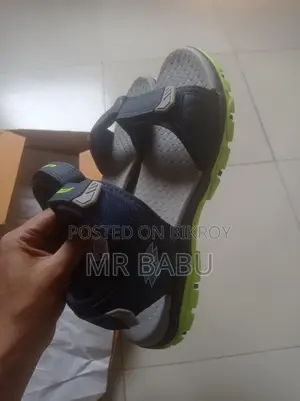 Lotto Sandal Size: 43