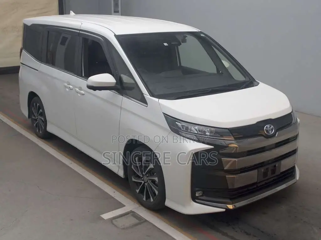 Toyota Noah SZ HYB 4POINT 360cam 2022