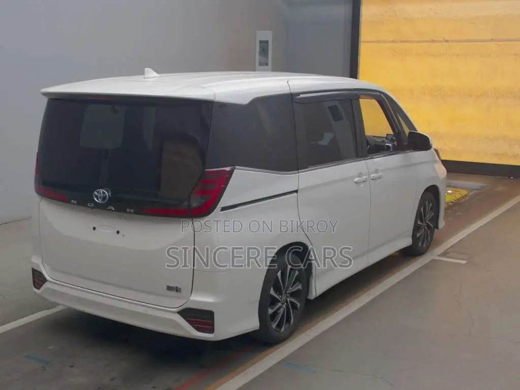 Toyota Noah SZ HYB 4POINT 360cam 2022