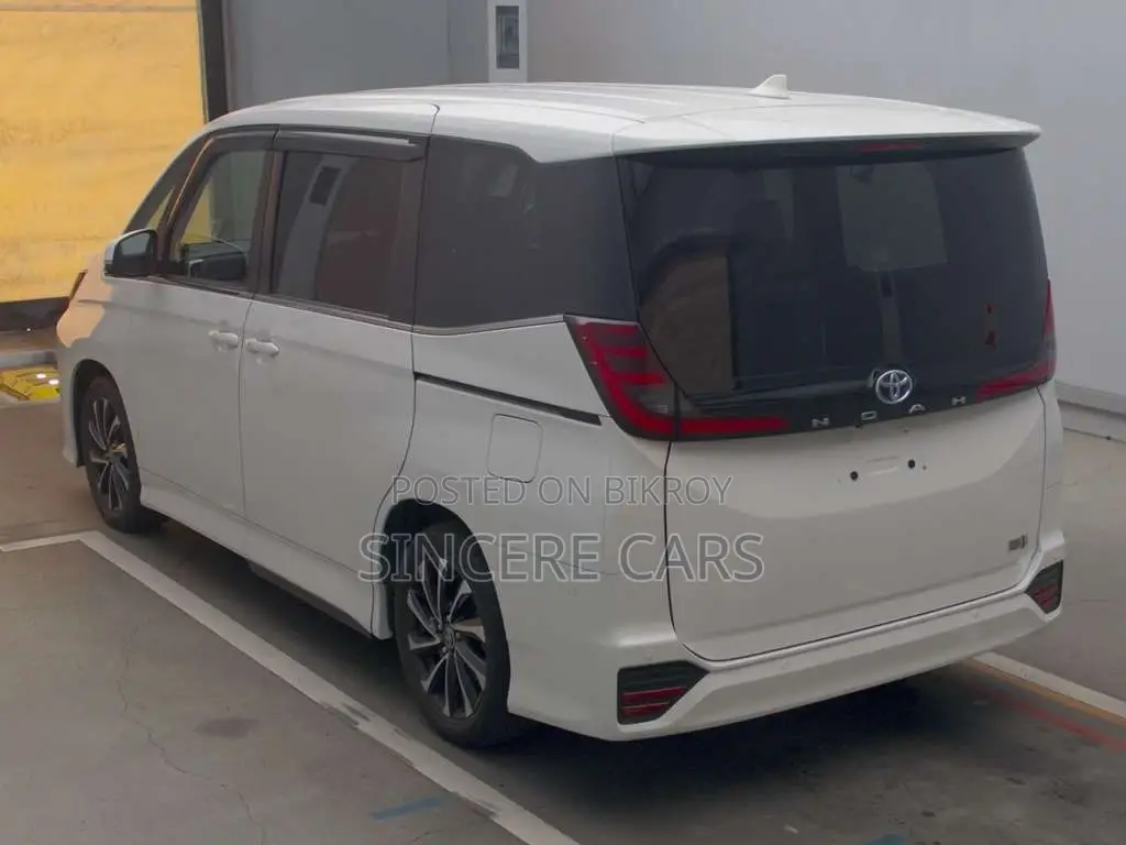 Toyota Noah SZ HYB 4POINT 360cam 2022