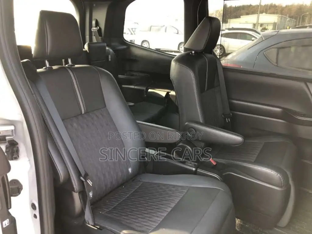 Toyota Noah SZ HYB 4POINT 360cam 2022
