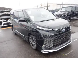 Toyota Voxy S-Z 2023