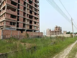 I Block10 katha South/North face plot sell hobe