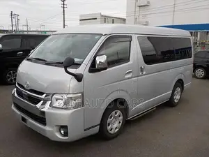 Toyota Hiace Grand Cabin Silver 2020