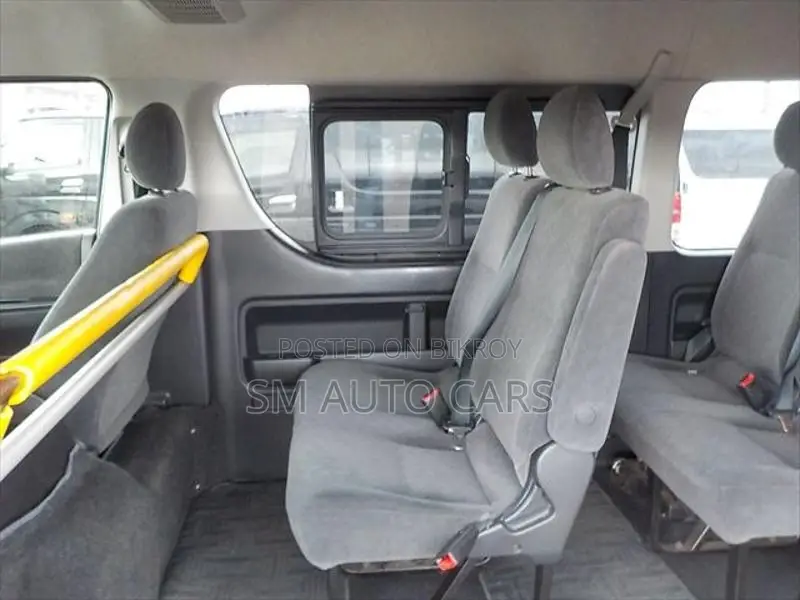 Toyota Hiace Grand Cabin Silver 2020