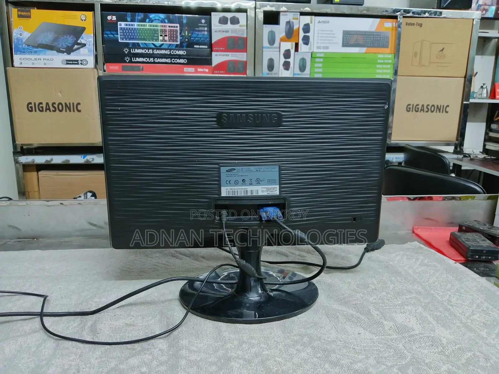 Samsung SA300 – 19” HD LED Wide Screen Monitor