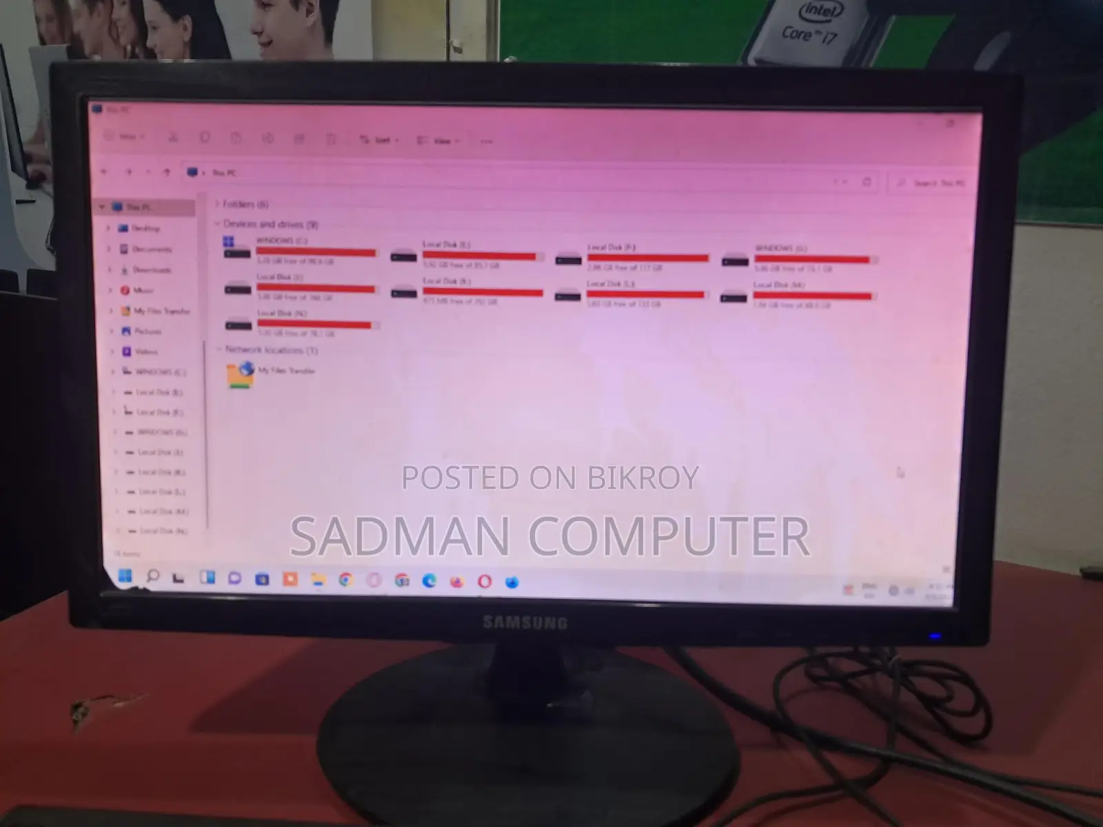 19" LED Monitor