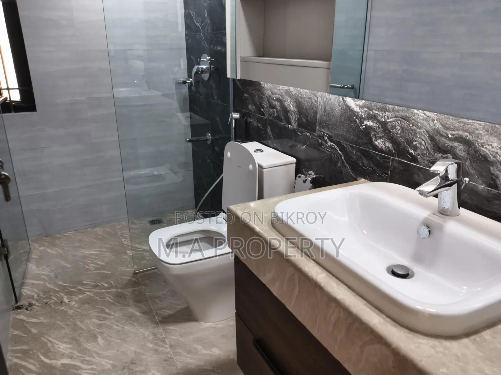 Rent Apt 4-Bed 2-Carpark 5th floor Gulshan North