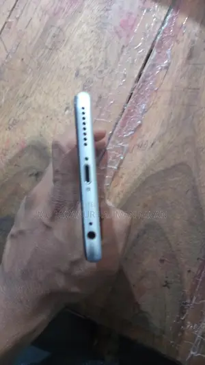 Apple iPhone 6S Plus . (Used)