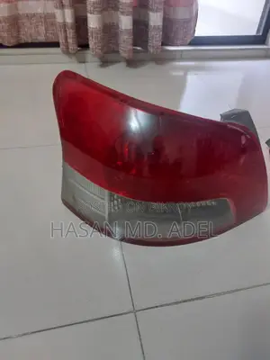 টয়োটা ইয়ারিস গাড়ির ব্যাক লাইট