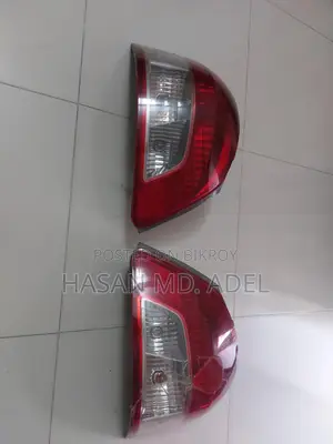 টয়োটা ইয়ারিস গাড়ির ব্যাক লাইট