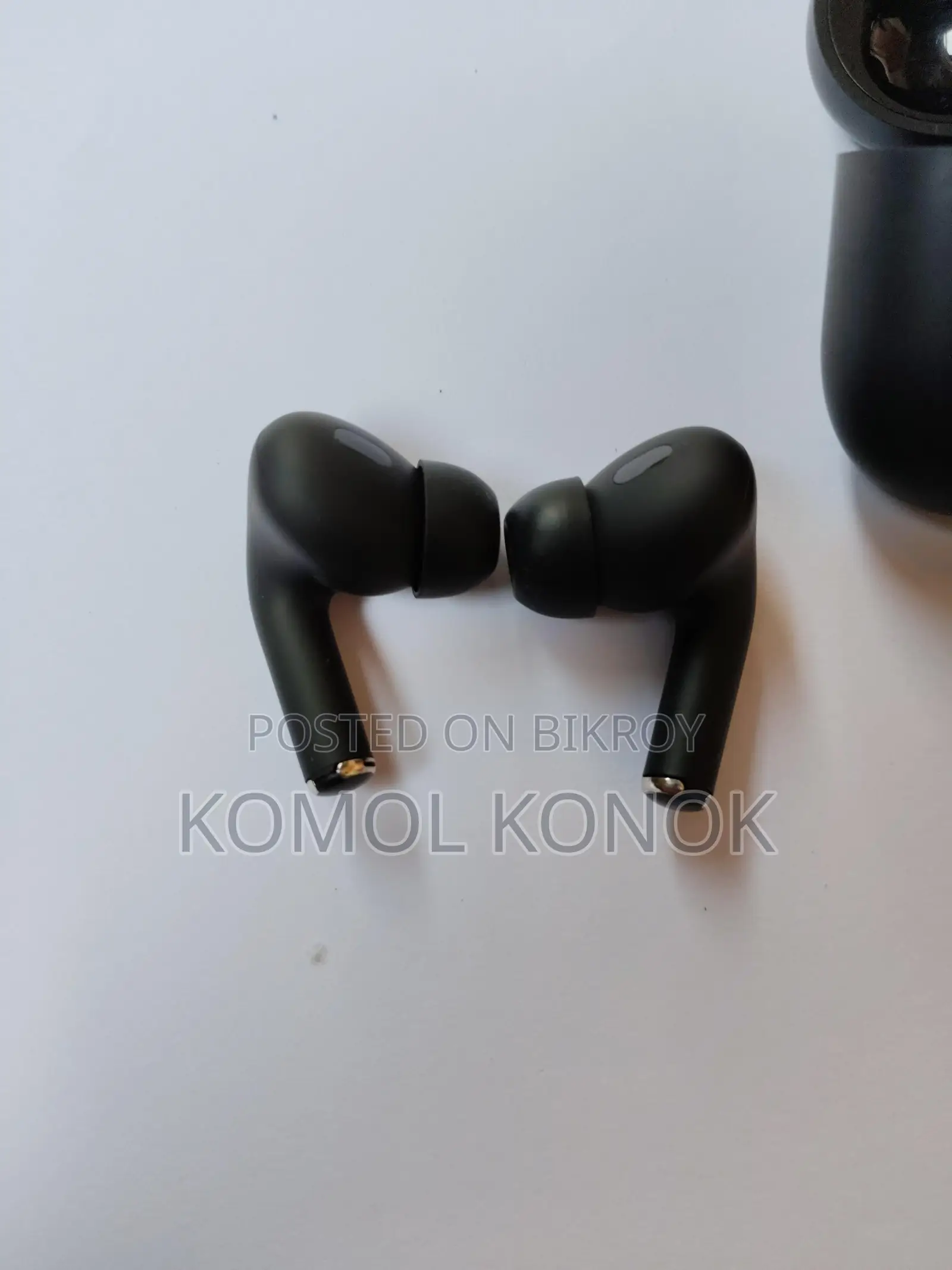 Apple Airpods Pro 2nd Gen Copy Dubai – Low Price, Urgent Sell!