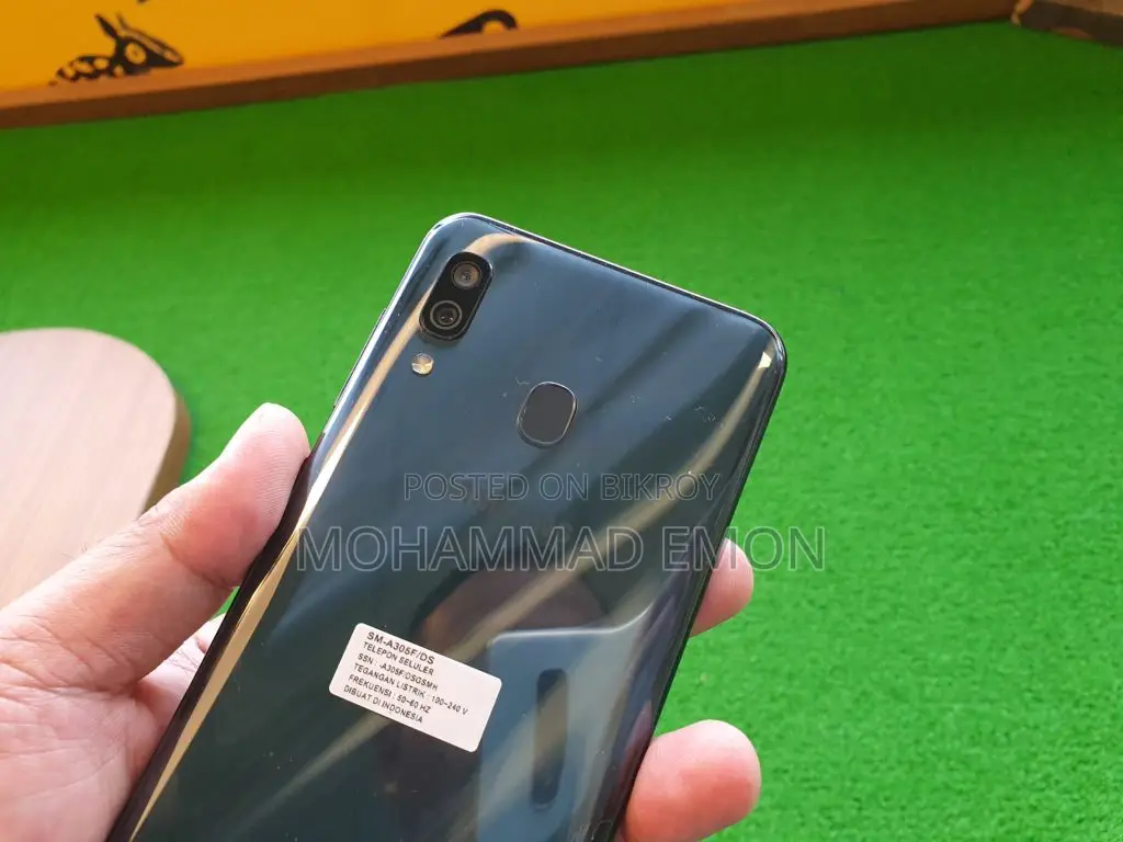 Samsung Galaxy A30 (Used)