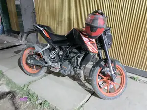 KTM Duke 125 2019 Orange