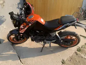 KTM Duke 125 2019 Orange