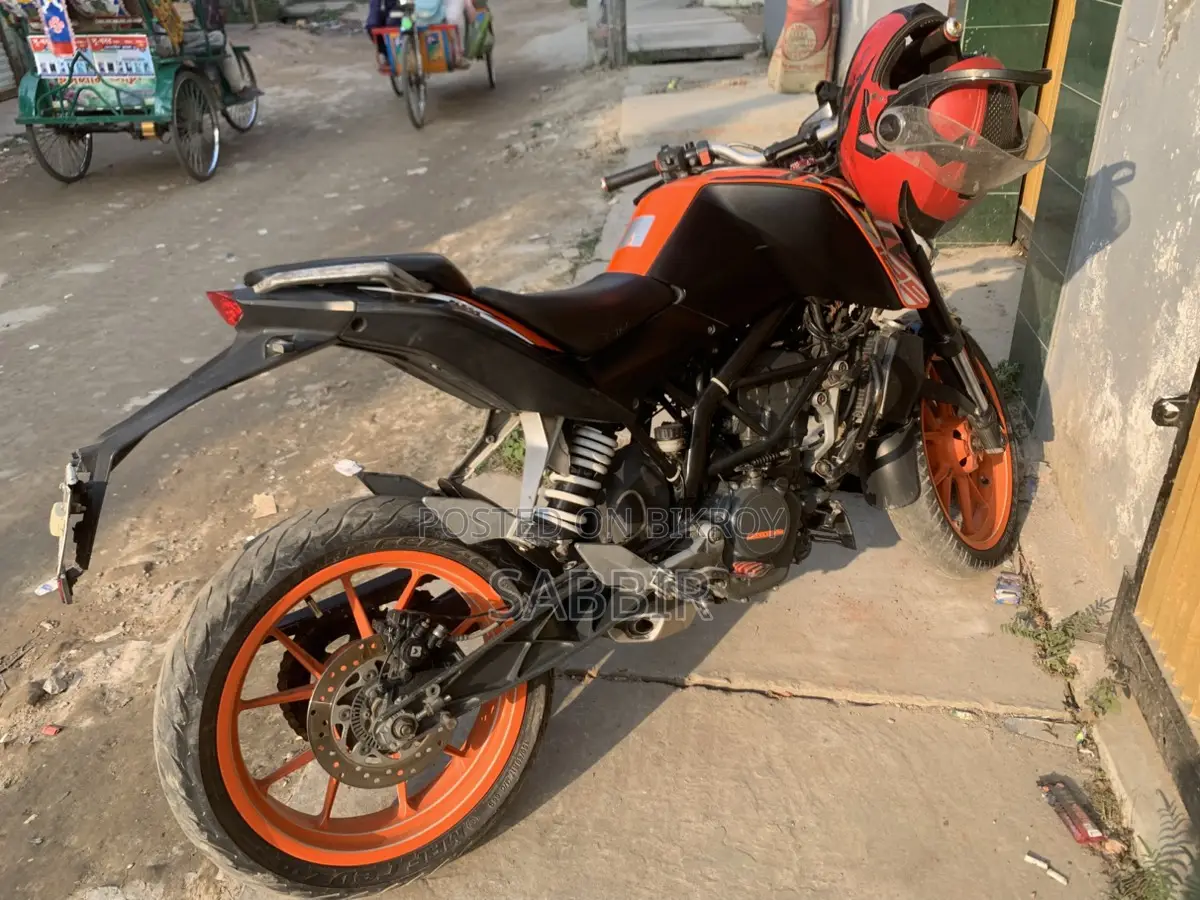 KTM Duke 125 2019 Orange
