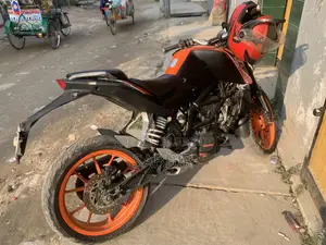 KTM Duke 125 2019 Orange
