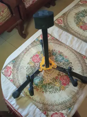 Hercules Guitar Stand