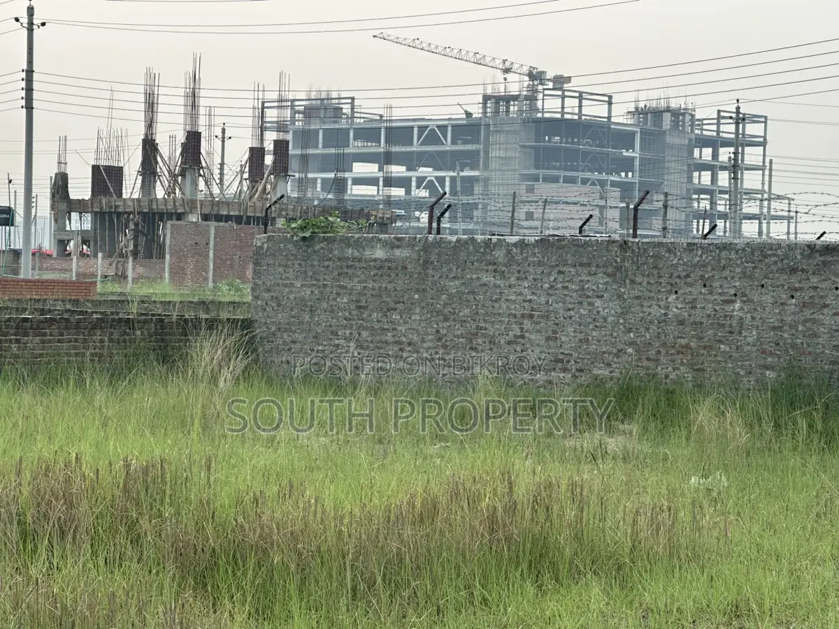Block-N // 5+5=10 Katha // Near Market, Bashundhara R/A