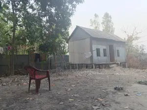 সারে দশ সতাংশ জমি বিক্রয় হবে