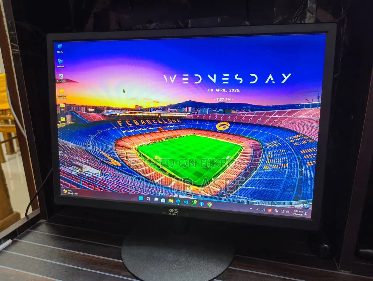 Gigasonic LED 19-inch Monitor