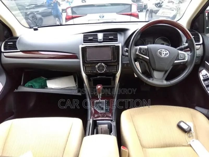 Toyota Premio 2020