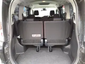 Toyota Noah Non Hybrid X Black 2021