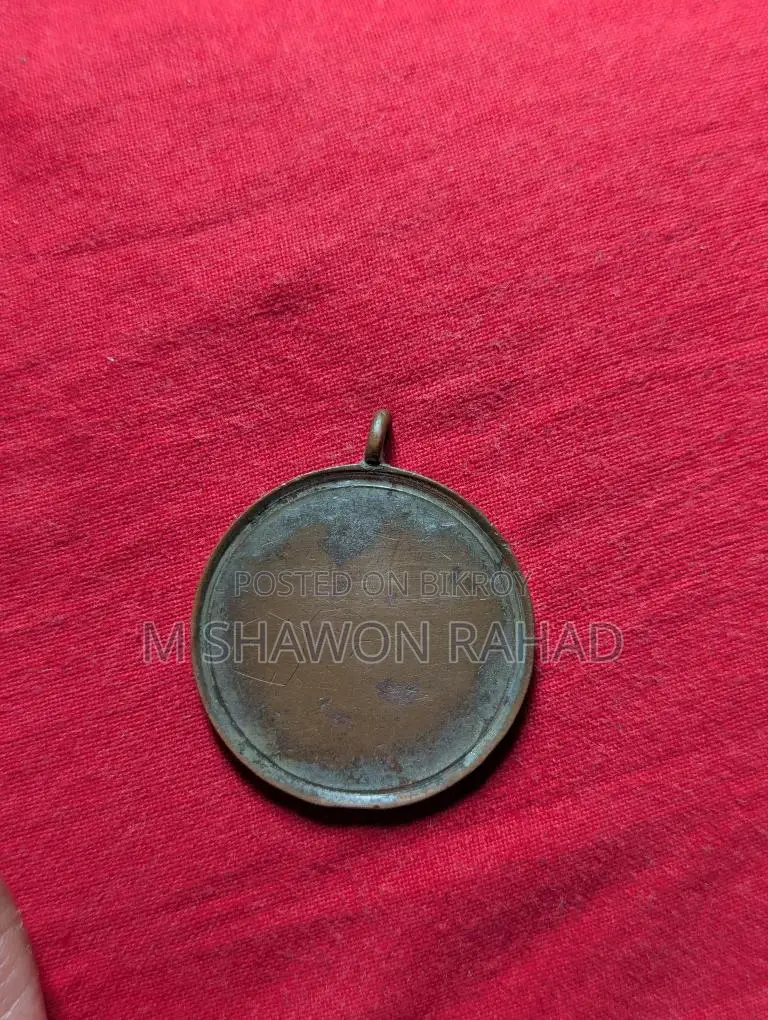 ভিনটেজ ব্রোঞ্জ পেন্ডেন্ট (গ্রিক/রোমান অনুপ্রাণিত ডিজাইন)