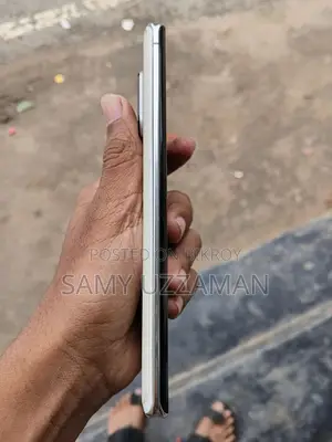 SHARP Aquos R6 . (Used)