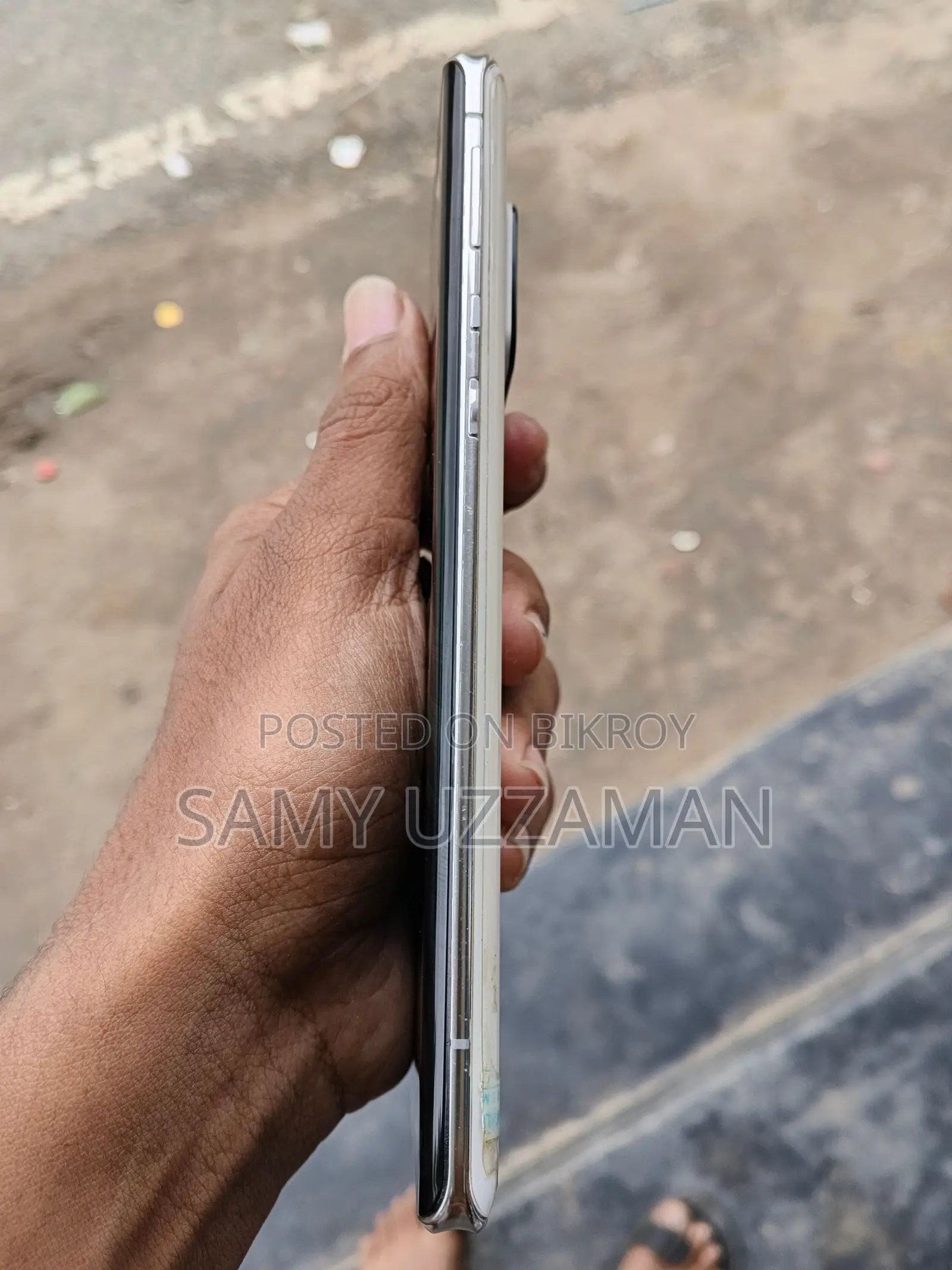 SHARP Aquos R6 . (Used)