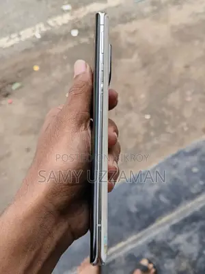 SHARP Aquos R6 . (Used)