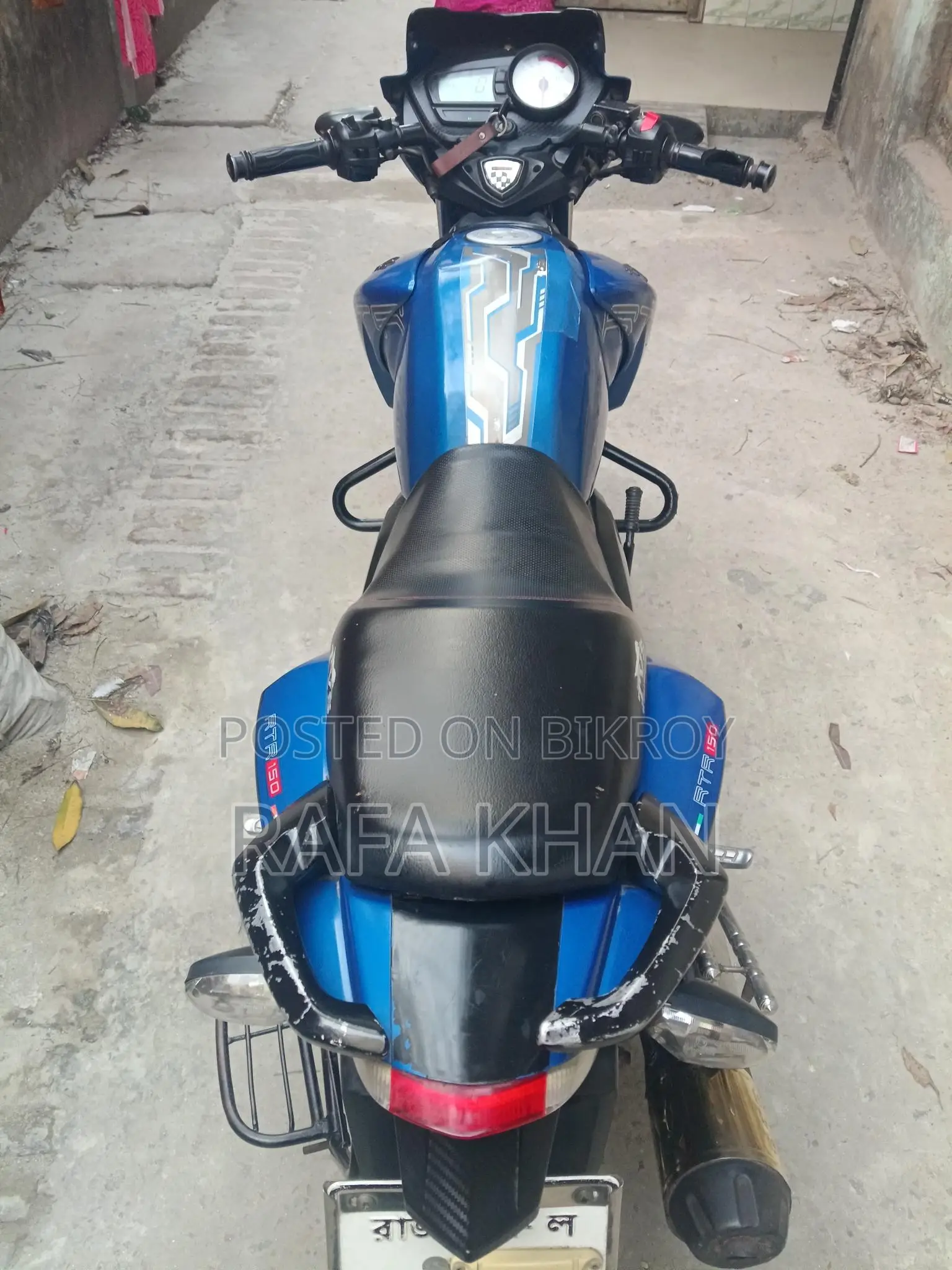 TVS APACHE RTR 150 . 2017