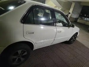 Toyota Corolla 1997 White
